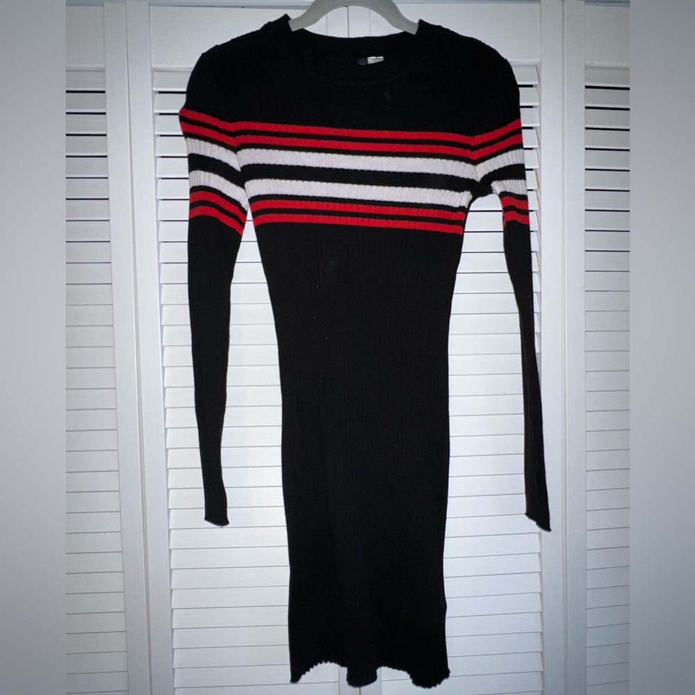 H&M Women’s Sweater Dress Size 6 NWT